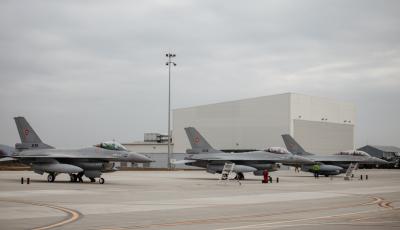 Alte trei aeronave F-16, achiziționate de România, au aterizat în Baza 71 Aeriană 